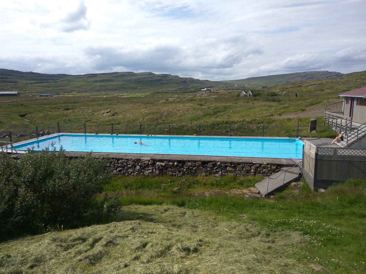 Hotel Laugarholl With Natural Hot Spring 홀마빅 외부 사진